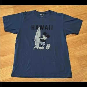 Uniqlo UT Mickey Mouse Hawaii Disney T-Shirt Men's Size Medium